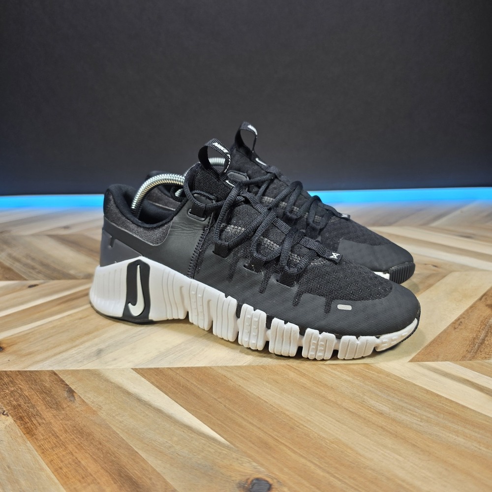 Nike Free Metcon 5 Black Athletic Shoes Womens 9 CrossFit Hyrbrid Training
